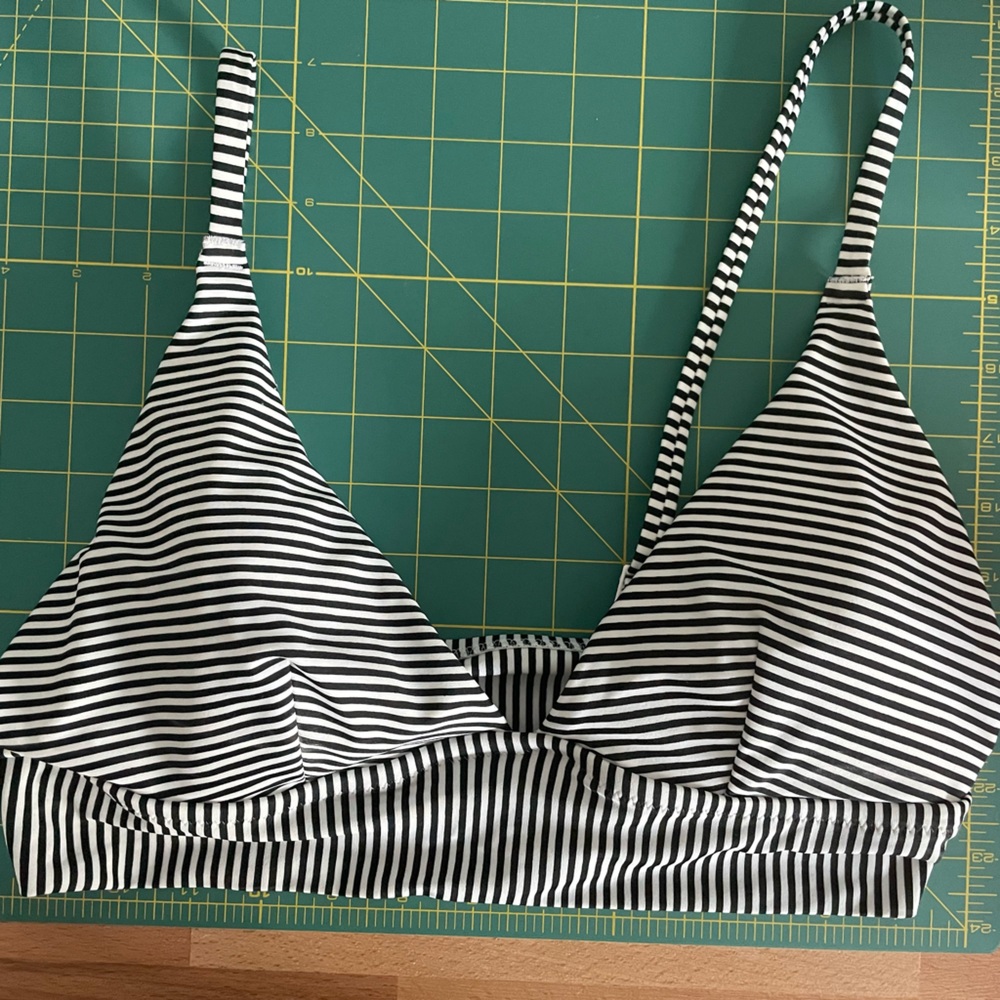 Black and White Stripe Aerie Bikini Top - Size Large